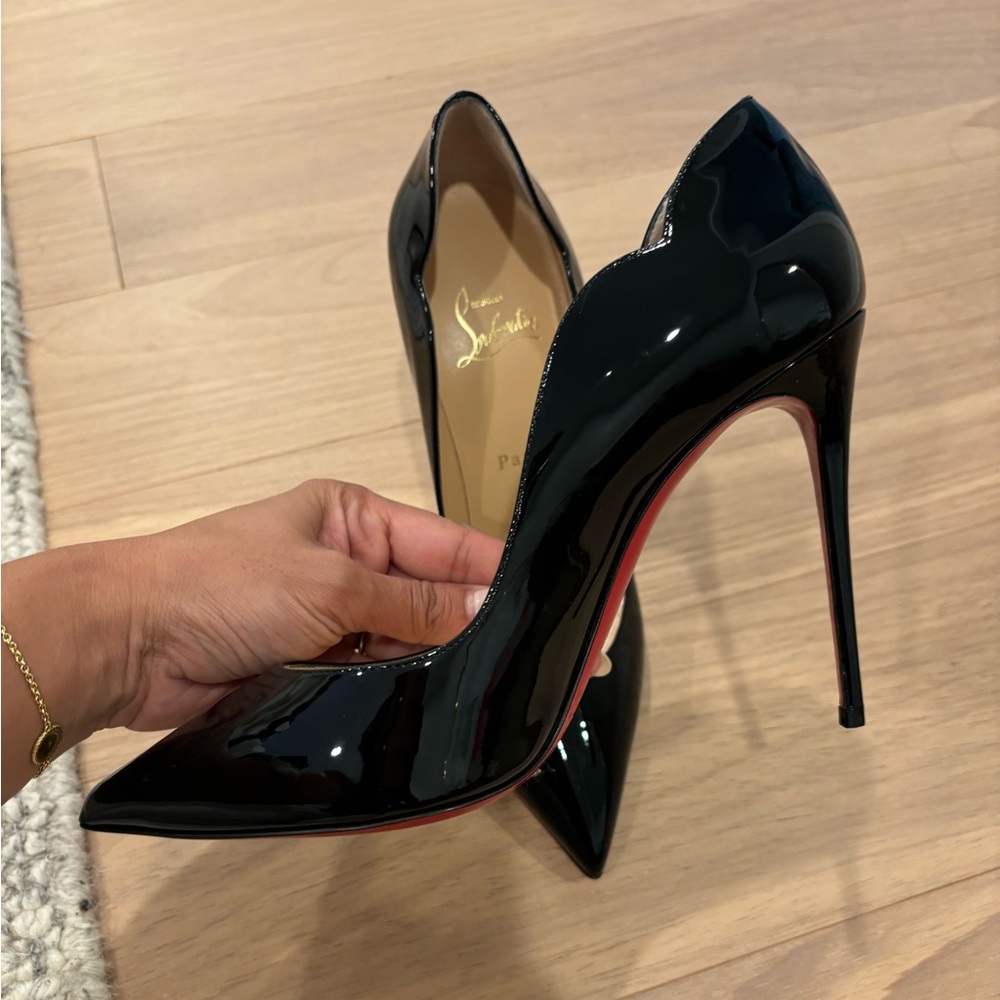 CHRISTIAN LOUBOUTIN Hot Chick 100 Black Patent High-Heel Pumps NEW! Never Worn!